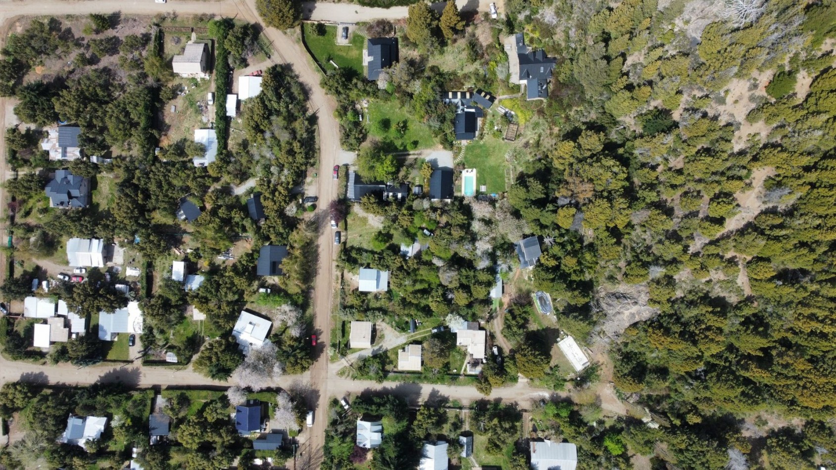 LOTE 1040 m2 en Barrio Casa de Piedra + Cabaña de 50m2