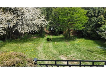 LOTE 1040 m2 en Barrio Casa de Piedra + Cabaña de 50m2